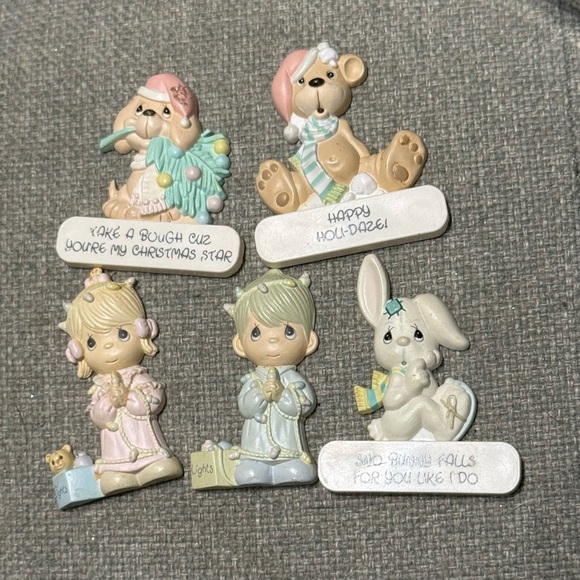 Precious Moments set of 5 Refrigerator magnets Christmas boy girl bear bunny dog - Picture 1 of 4